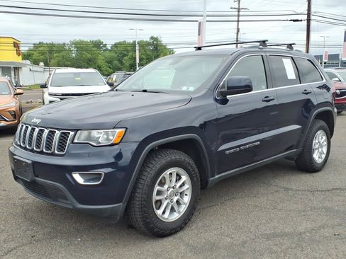 Used 2018 Jeep Grand Cherokee Laredo AWD/4WD image 8