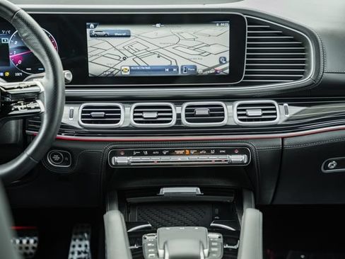 Used 2025 Mercedes-Benz GLS 450 4MATIC image 21
