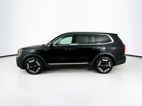 Used 2025 Kia Telluride S FWD image 4