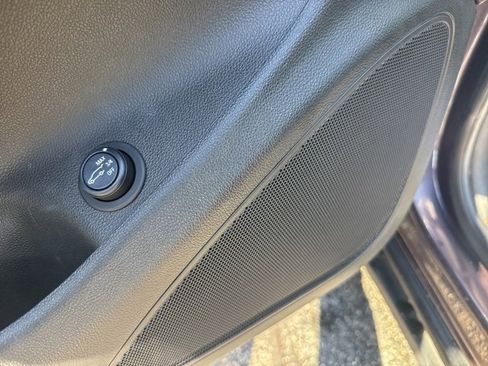 Used 2017 Buick Envision Essence image 11