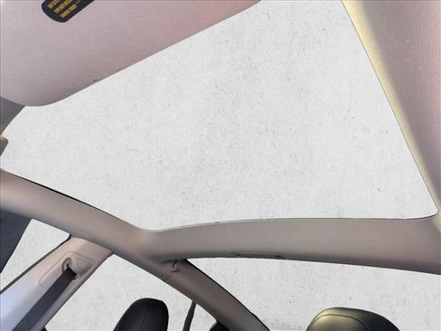 Used 2021 Tesla Model 3 Standard Range Plus image 10