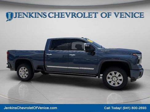 Used 2024 Chevrolet Silverado 2500 High Country w/ High Country Premium Package AWD/4WD image 8