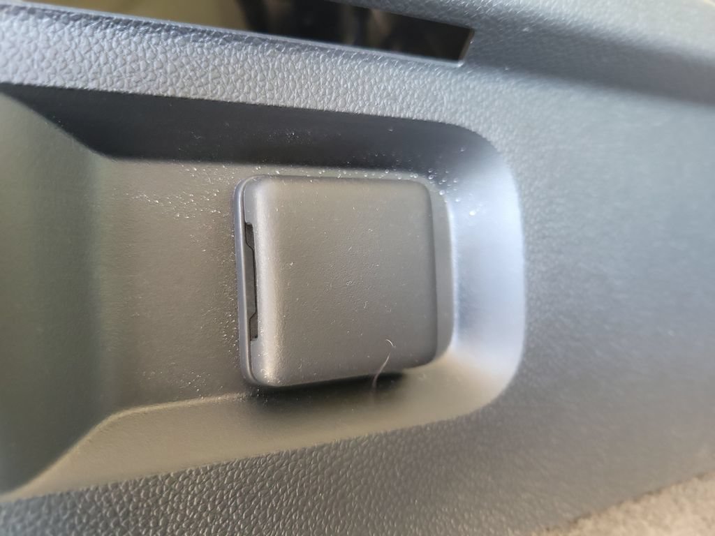 Used 2023 Buick Envision Essence FWD image 7