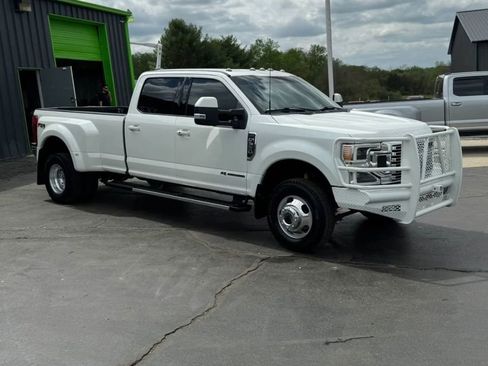 Used 2022 Ford F350 Lariat w/ Lariat Ultimate Package image 4