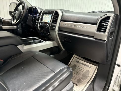 Used 2019 Ford F250 Lariat w/ Lariat Ultimate Package AWD/4WD image 30