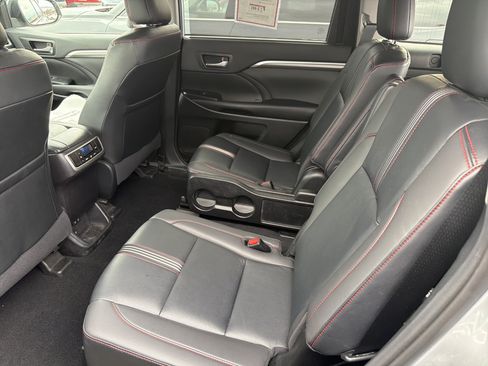 Certified 2019 Toyota Highlander SE AWD/4WD image 25