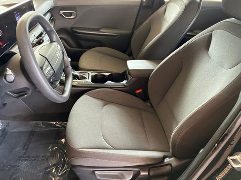 Used 2025 Kia K4 FWD image 25
