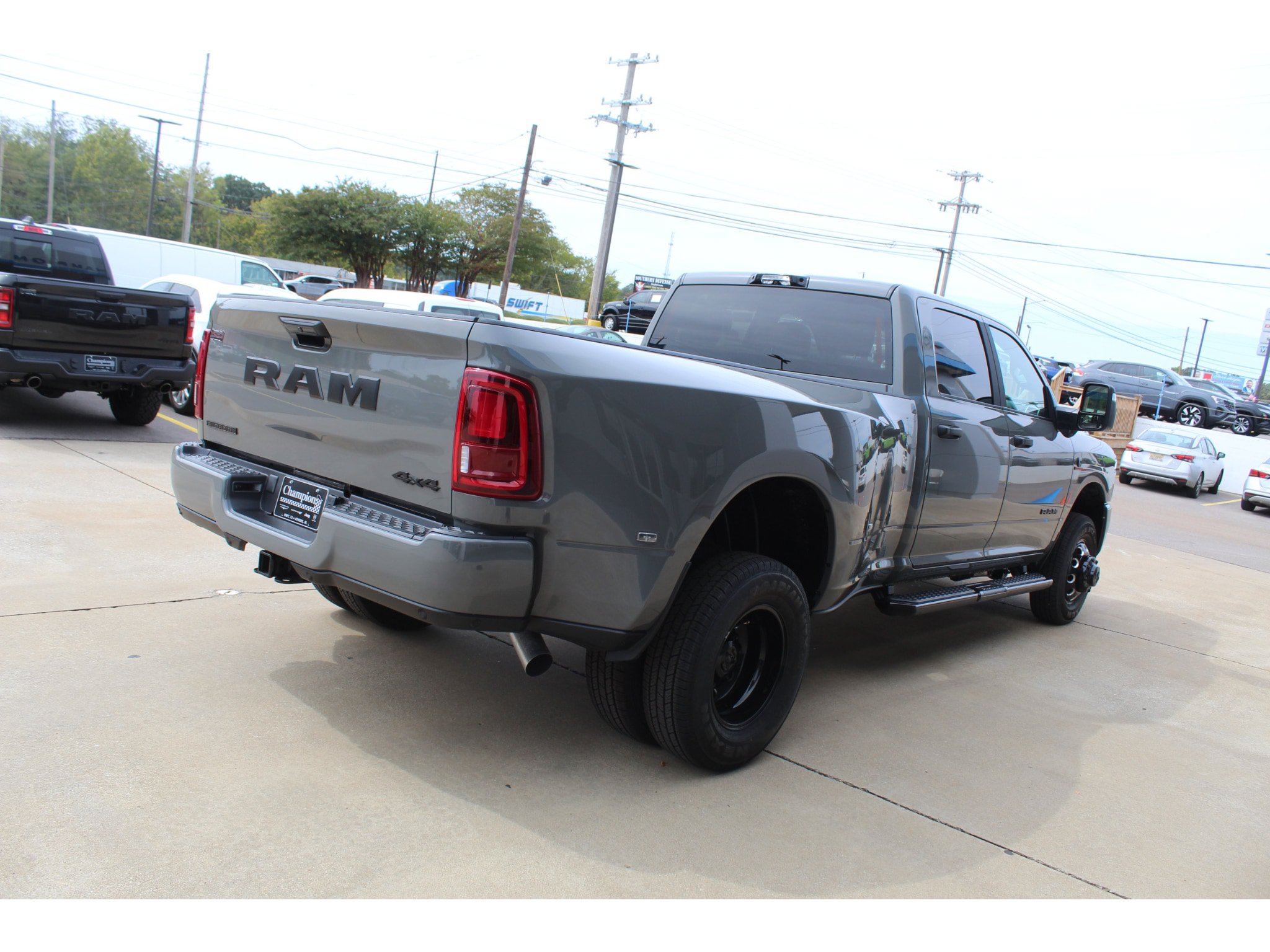 New 2026 RAM 3500 Big Horn AWD/4WD image 5