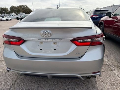 Used 2022 Toyota Camry SE w/ Convenience Package image 5