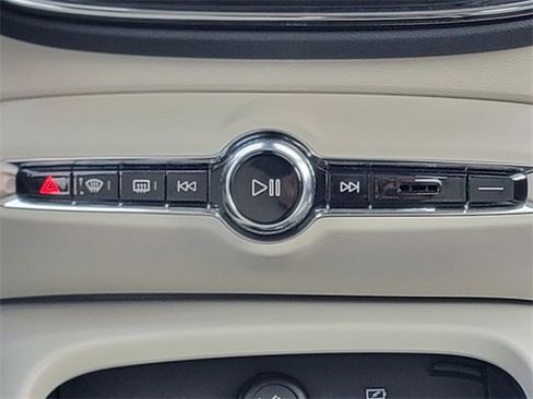 Used 2023 Volvo XC40 B5 Ultimate w/ Protection Package Premier image 29