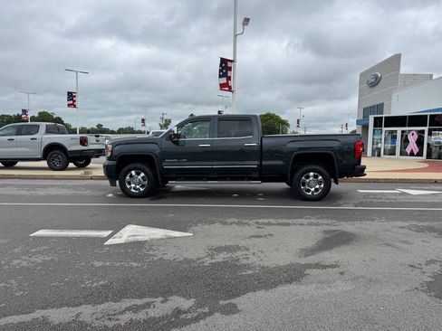 Used 2018 GMC Sierra 3500 Denali w/ Duramax Plus Package AWD/4WD image 5