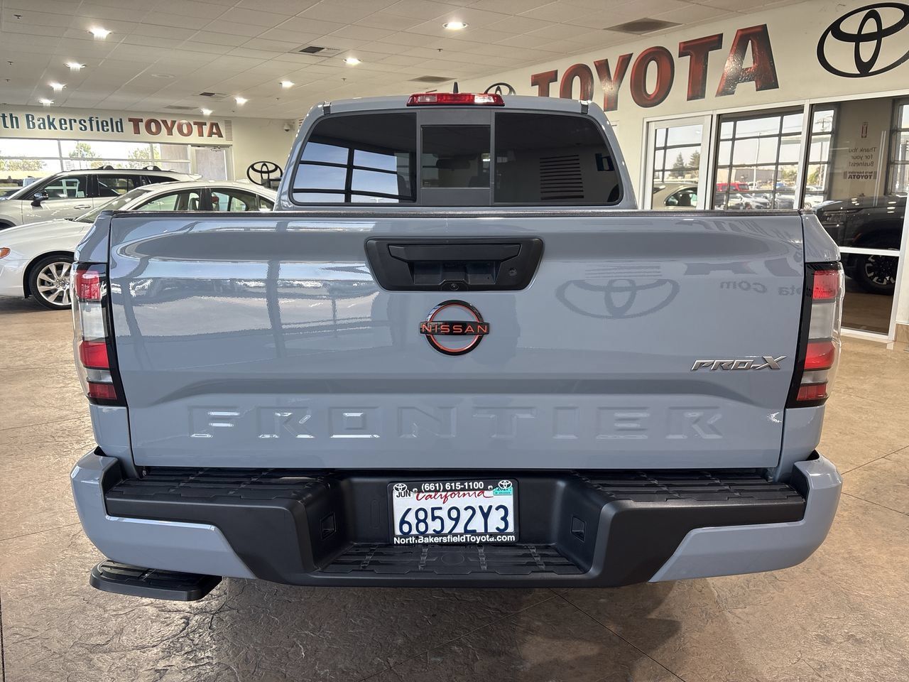 Used 2022 Nissan Frontier Pro-X RWD image 9