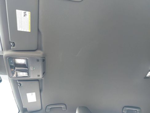 Used 2023 Volkswagen ID.4 Pro RWD image 33