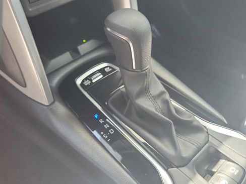 Used 2024 Toyota Corolla Cross SE image 28