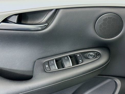 Used 2021 INFINITI QX50 Luxe image 17