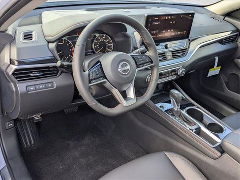 New 2025 Nissan Altima 2.5 SR w/ SR Premium Package image 3