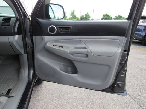 Used 2010 Toyota Tacoma 2WD Access Cab image 25