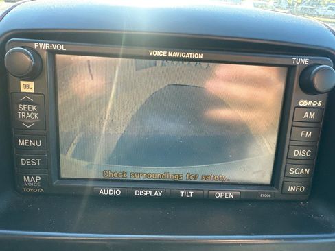 Used 2005 Toyota Sienna XLE Limited image 19