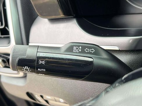 Used 2023 Kia Sorento LX image 20