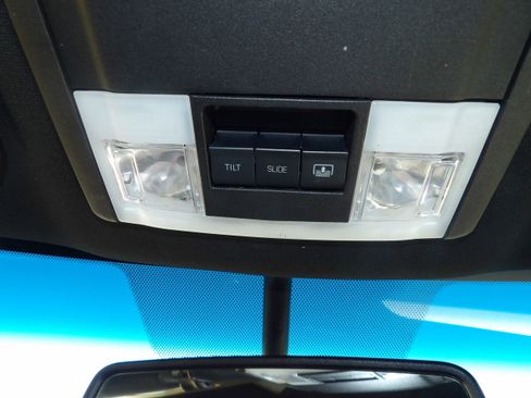 Used 2016 Ford Explorer XLT w/ Equipment Group 202A image 16