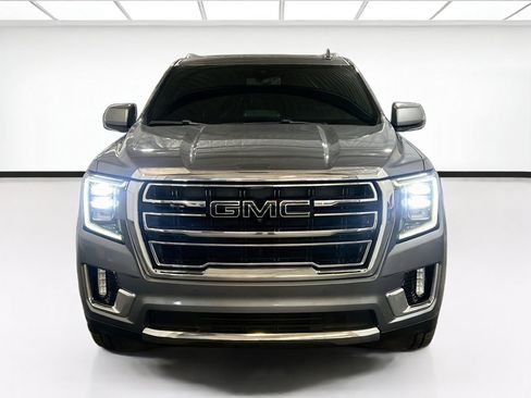 Used 2022 GMC Yukon XL SLT w/ SLT Premium Package AWD/4WD image 2