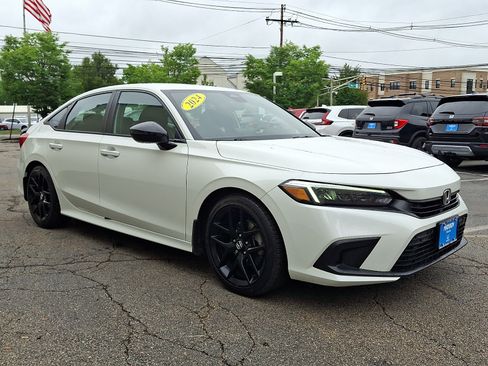 Used 2024 Honda Civic Sport image 3