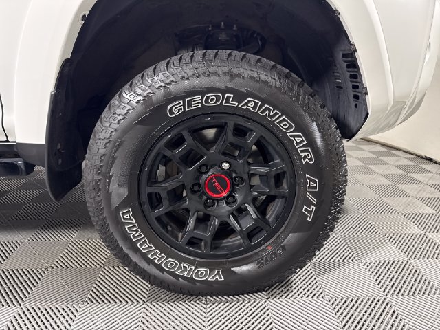 Used 2022 Toyota 4Runner TRD Off-Road Premium w/ TRD Black Wheel Package (TMS) AWD/4WD image 11
