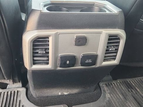 Used 2019 Ford F250 Lariat w/ Lariat Ultimate Package AWD/4WD image 27