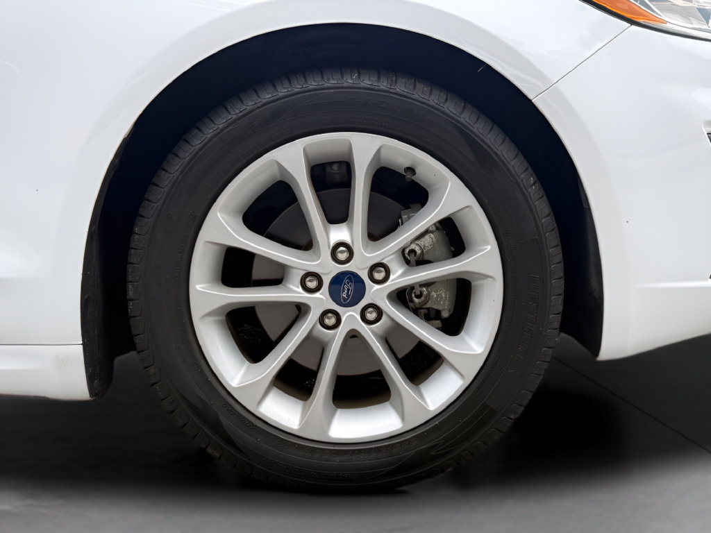 Used 2019 Ford Fusion SE FWD image 13