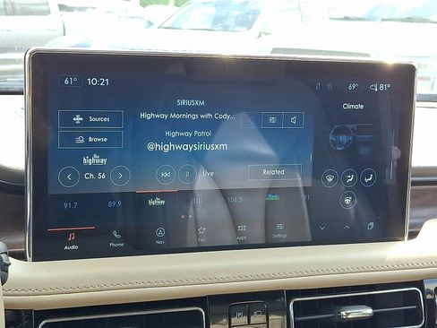 Used 2023 Lincoln Nautilus Reserve w/ Equipment Group 201A AWD/4WD image 17