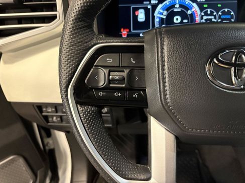 Used 2025 Toyota Sequoia Capstone AWD/4WD image 16