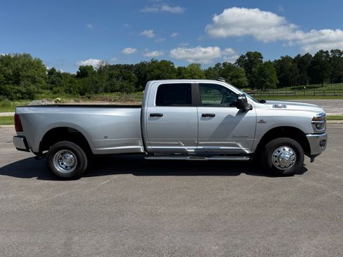 Used 2026 RAM 3500 Big Horn AWD/4WD image 8