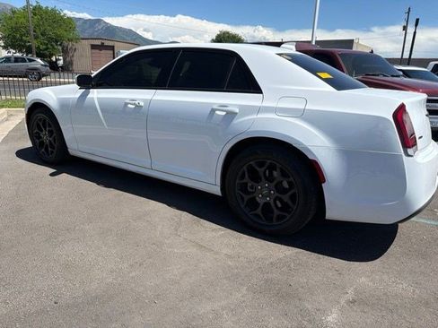 Used 2022 Chrysler 300 Touring L w/ Popular Equipment Group AWD/4WD image 11