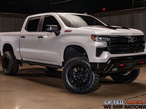 Used 2024 Chevrolet Silverado 1500 LT Trail Boss w/ LT Trail Boss Premium Package AWD/4WD image 1