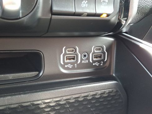 Used 2022 RAM 1500 Big Horn AWD/4WD image 22