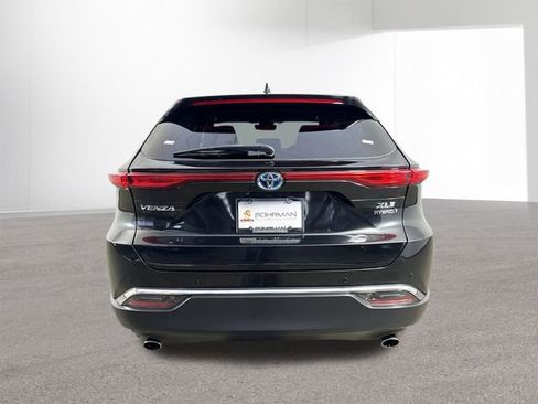 Used 2021 Toyota Venza LE image 32