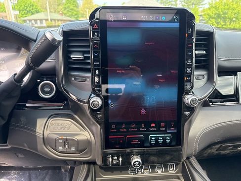 New 2026 RAM 2500 Limited AWD/4WD image 13