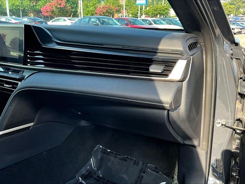 Used 2025 Toyota Camry SE FWD image 16