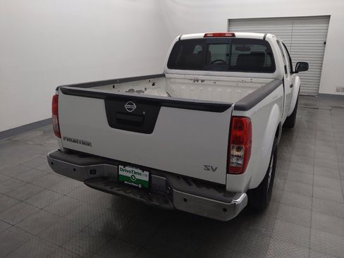Used 2016 Nissan Frontier SV image 7