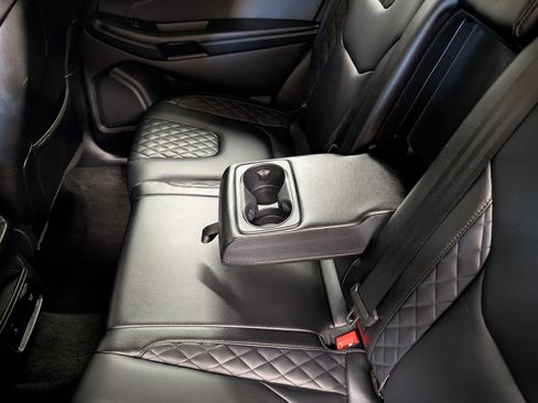 Used 2024 Ford Edge Titanium image 8