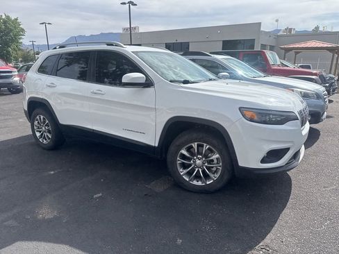 Used 2021 Jeep Cherokee Latitude Plus AWD/4WD image 4
