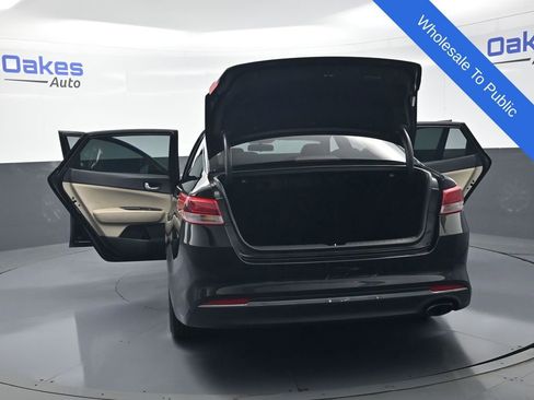 Used 2018 Kia Optima LX w/ 17" Alloy Wheels Package FWD image 55