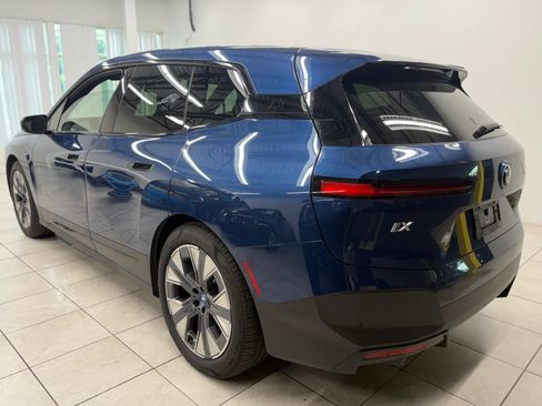 Used 2022 BMW iX xDrive50 w/ Convenience Package AWD/4WD image 7