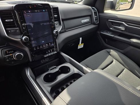 New 2026 RAM 1500 4x4 Crew Cab image 19