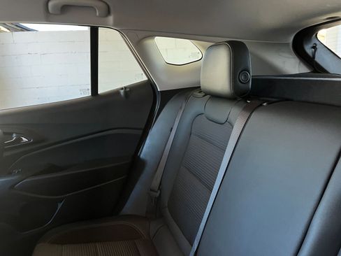 Used 2025 Chevrolet Trax LT image 39
