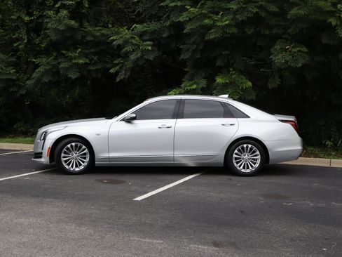 Used 2017 Cadillac CT6 2.0T RWD image 3