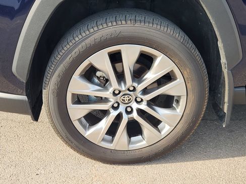 Used 2025 Toyota RAV4 XLE Premium FWD image 14