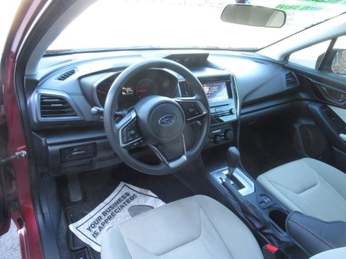 Used 2019 Subaru Impreza 2.0i Premium AWD/4WD image 17