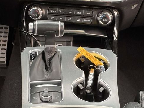 Used 2019 Kia Stinger GT1 image 23