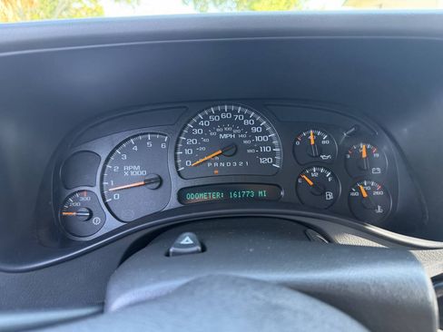 Used 2006 GMC Sierra 2500 W/T w/ Skid Plate Package AWD/4WD image 10